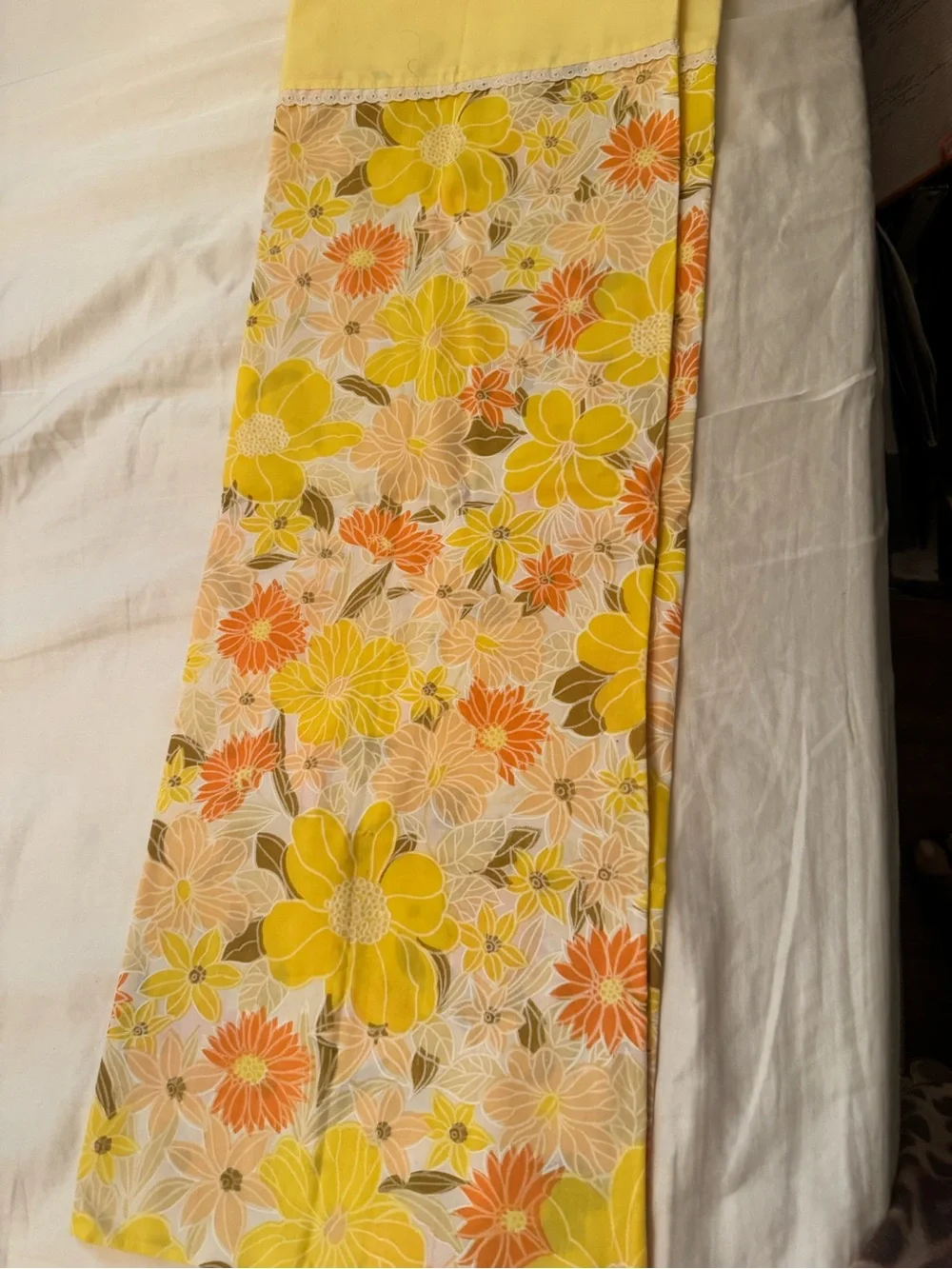 Vintage 1970s Yellow Springmade Floral Trim Pillowcases - Set of 2